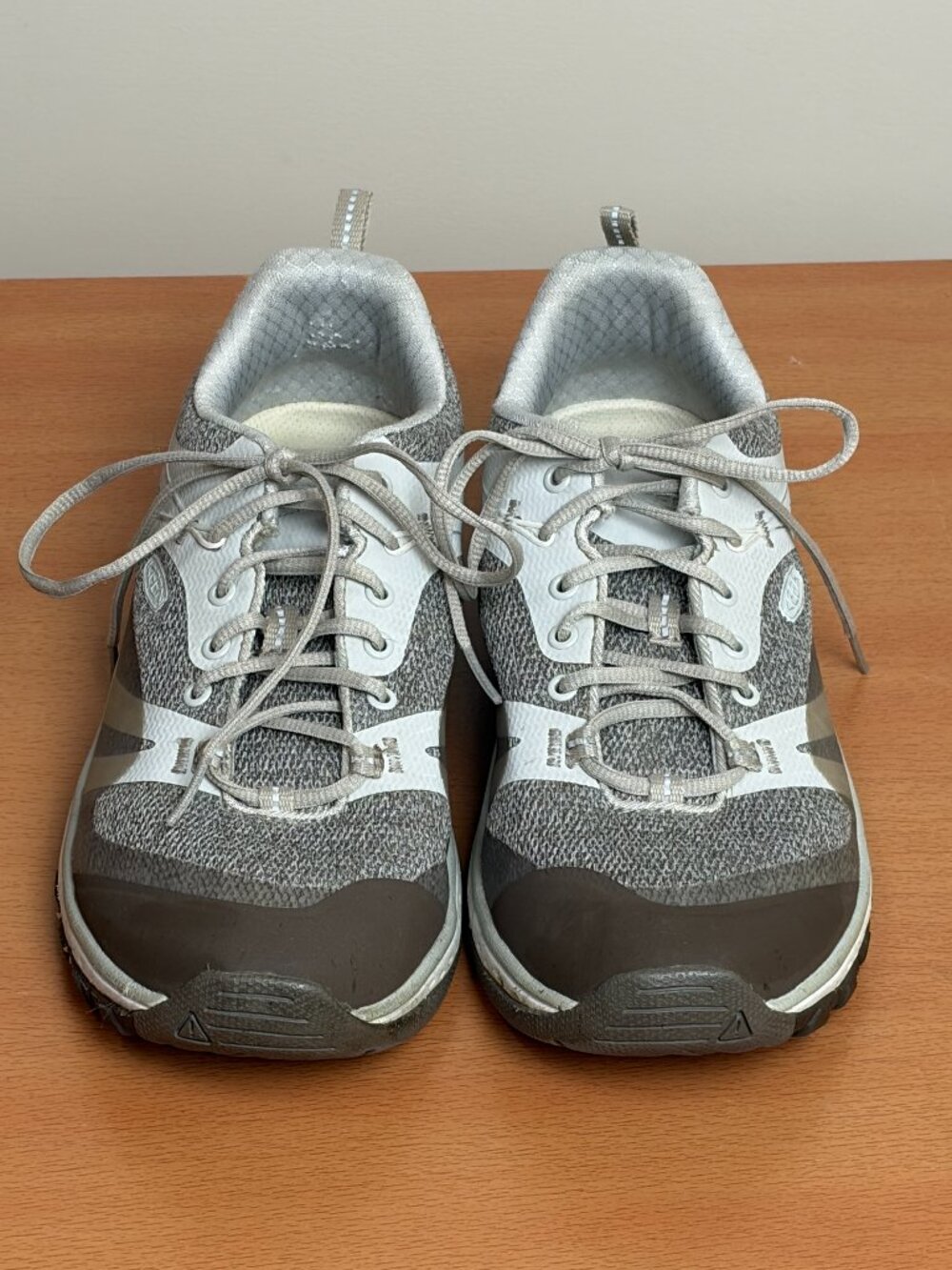Keen Women's Size 8 Hiking Shoes